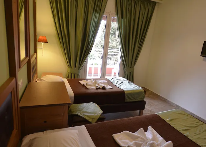 מלון דירות Irene 3*