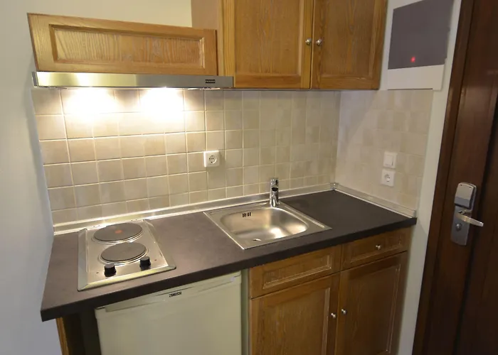 Irene מלון דירות 3*