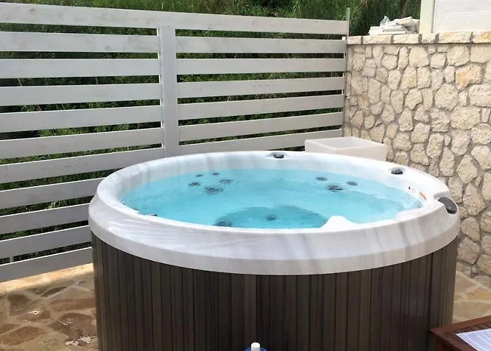 מלון דירות Irene 3*