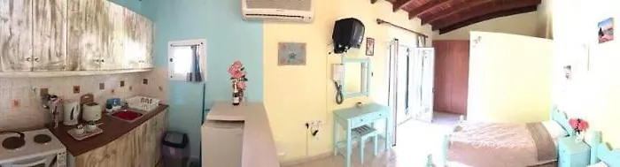 מלון דירות Irene 3*